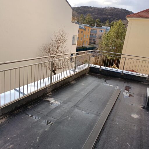 Nerezové zábradlí na balkon