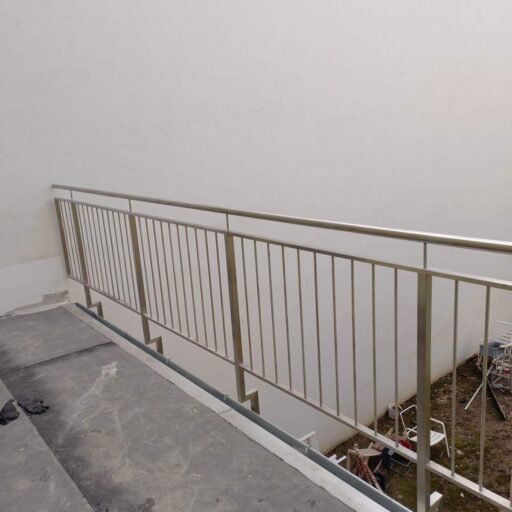 Nerezové zábradlí na balkon